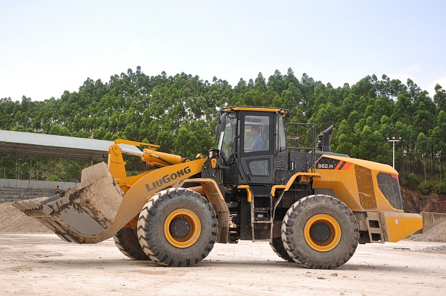 Liugong CLG 862H (ZF+LG) фронтальный погрузчик 6 т
