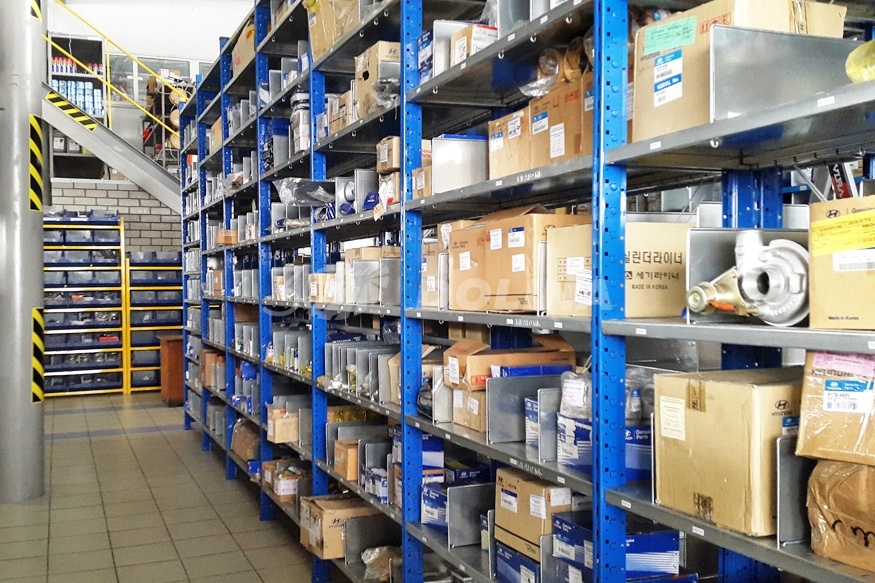 Склад запчастей компании "Долина" Склад запчастей компании "Долина"