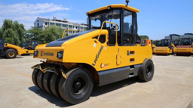 Пневмоколёсный дорожный каток LiuGong 6530E