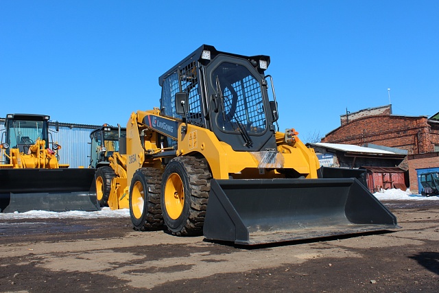 Погрузчик CLG 365A с ковшом