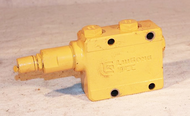 Клапан 12C0012 LiuGong CLG 418 CLG4215 CLG 425 CLG855N