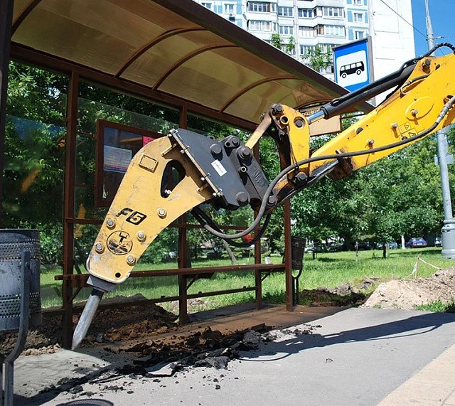 Гидромолоты для экскаваторов-погрузчиков