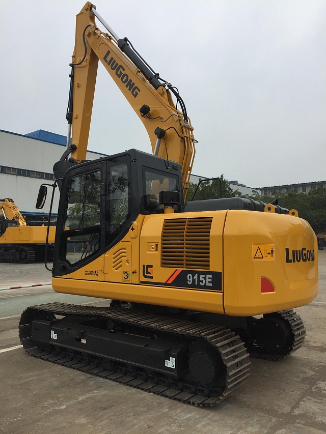 Гусеничный экскаватор Люгонг легкого класса CLG 915E