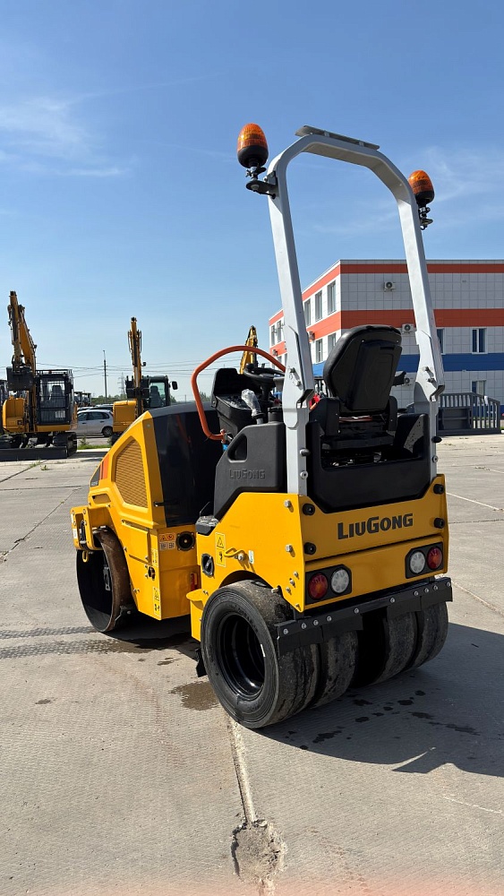 Двухвальцовый дорожный каток LiuGong 6029F