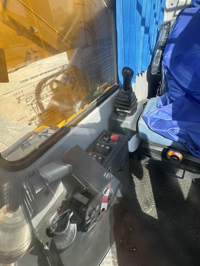 Автокран LiuGong LTC320L5