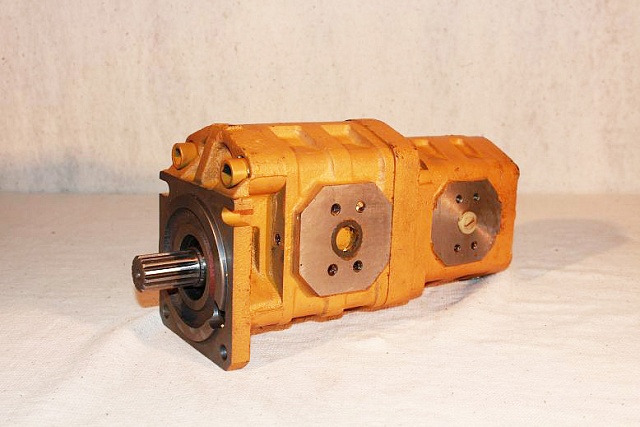 Насос 11C0038 LiuGong CLG835 CLG842