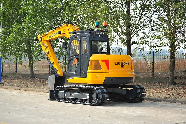 Экскаватор Люгонг 909 EC R тяжелого класса