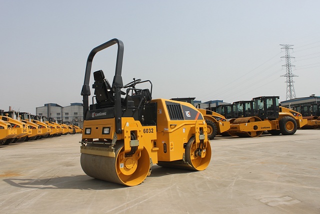 Каток Liugong CLG 6032E