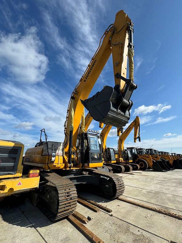 Экскаватор LiuGong CLG 936E