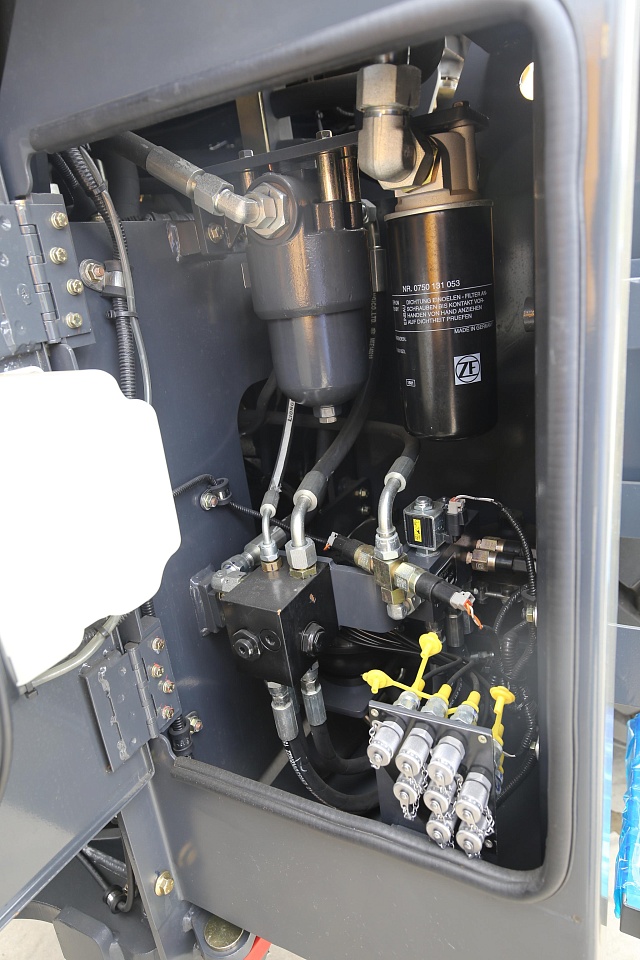 Внутреннее устройство Liugong CLG 835H (BS305+LG)