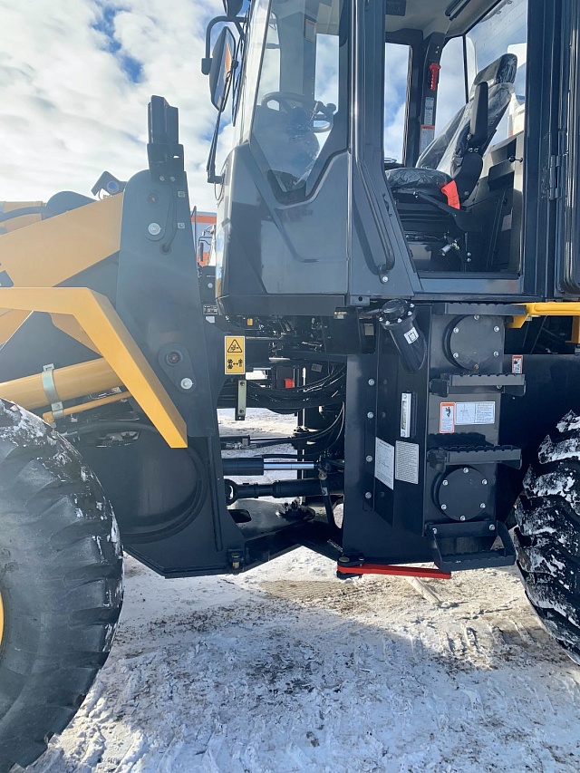 Фронтальный погрузчик LiuGong 835N