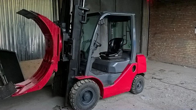 Рулонный захват для вилочных погрузчиков Рулонный захват для вилочных погрузчиков