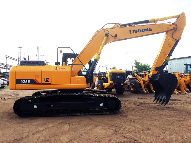 Гусеничный экскаватор Liugong CLG 925E