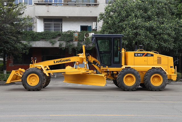Китайский автогрейдер LiuGong CLG 425 6 WD