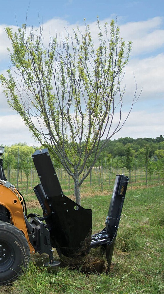 Использование пересадчика деревьев для мини-погрузчика