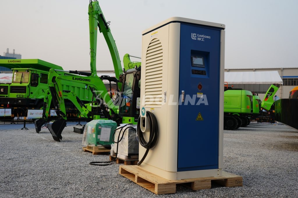 Спецтехника Люгонг в новом цвете Спецтехника Люгонг в новом цвете