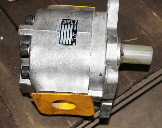 Насос  шестеренчатый 16Y-61-01000