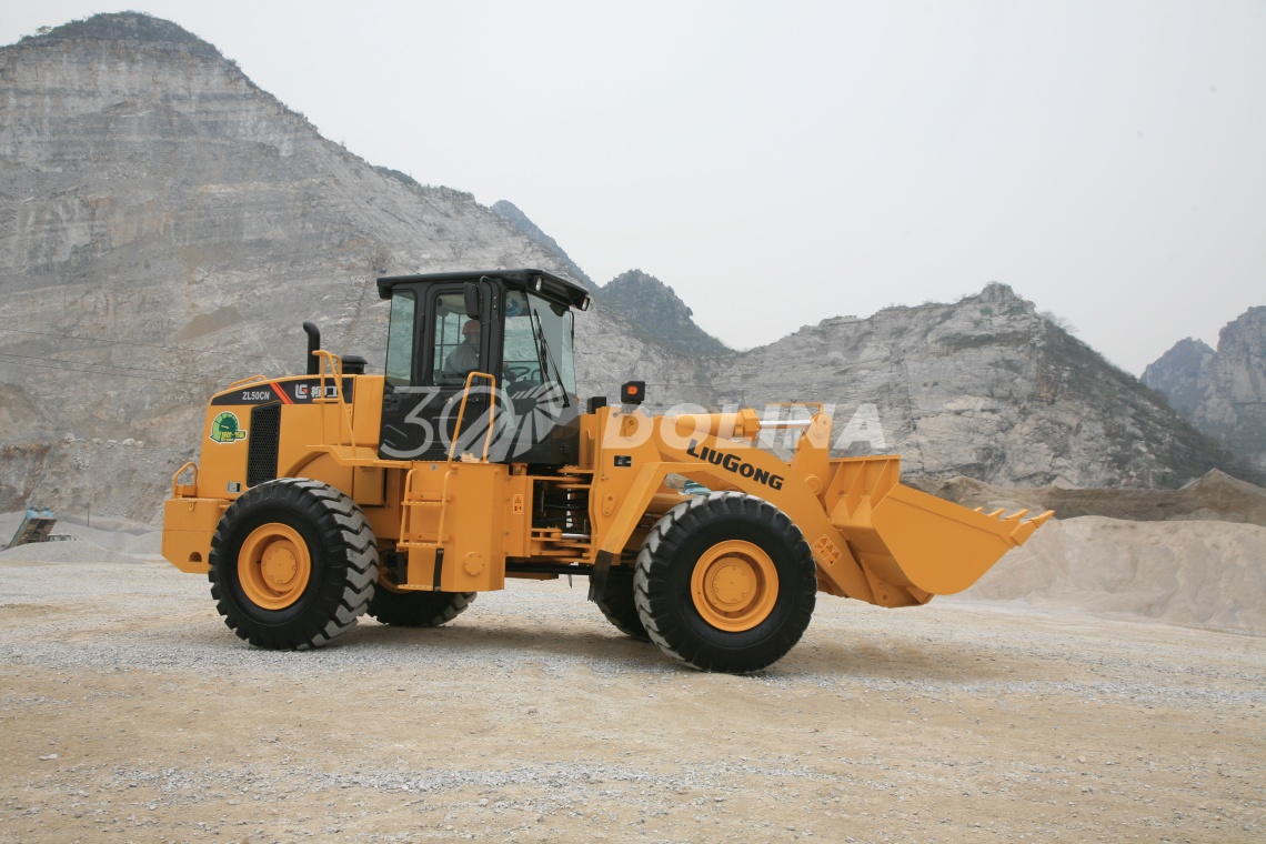 Новая модель погрузчика Liugong ZL50CN уже на складе!