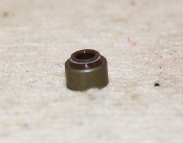 Колпачек маслосъемный 13023391 LiuGong CLG835