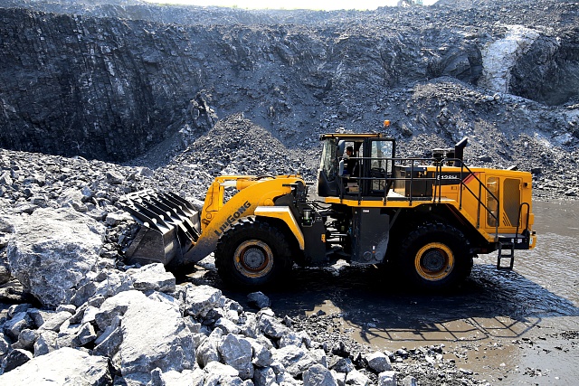 Одноковшовый фронтальный погрузчик Liugong CLG 8128H