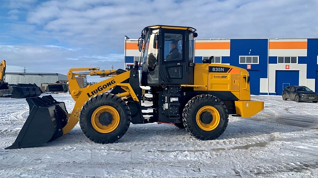 Фронтальный погрузчик LiuGong 835N