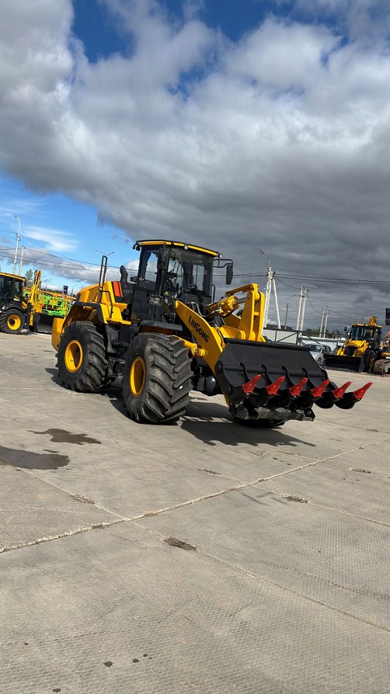 Сельскохозяйственный фронтальный погрузчик Liugong CLG856H MAX AGRI