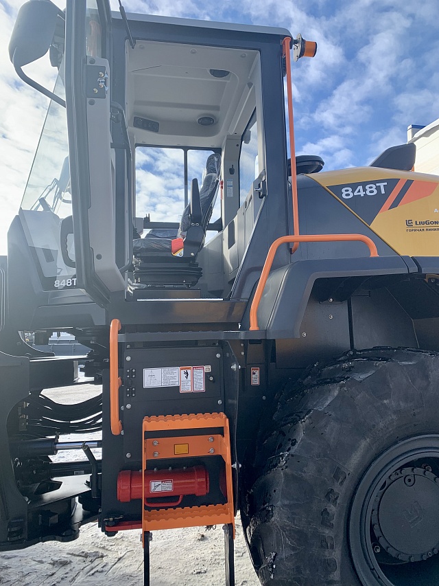 Фронтальный погрузчик LiuGong 848T