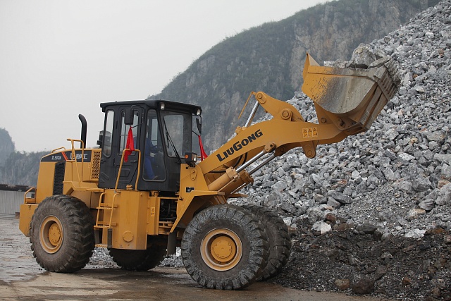 Колесный фронтальный погрузчик Liugong ZL50CN