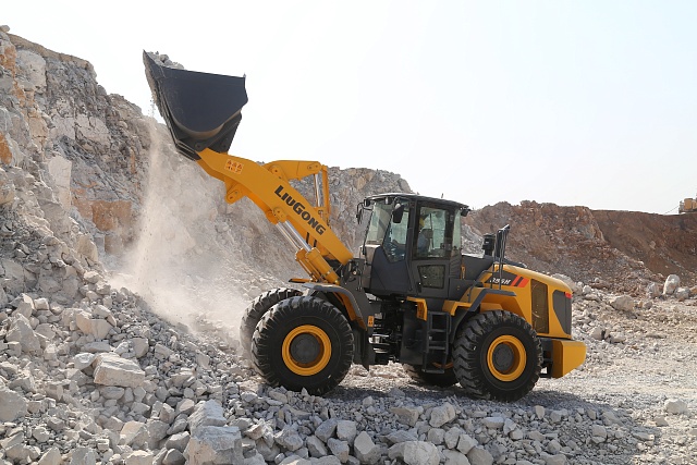 Погрузчик Люгонг CLG 856H с ковшом