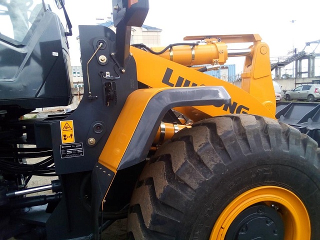 Фронтальный одноковшовый погрузчик Liugong CLG 856H (ZF+ZF)