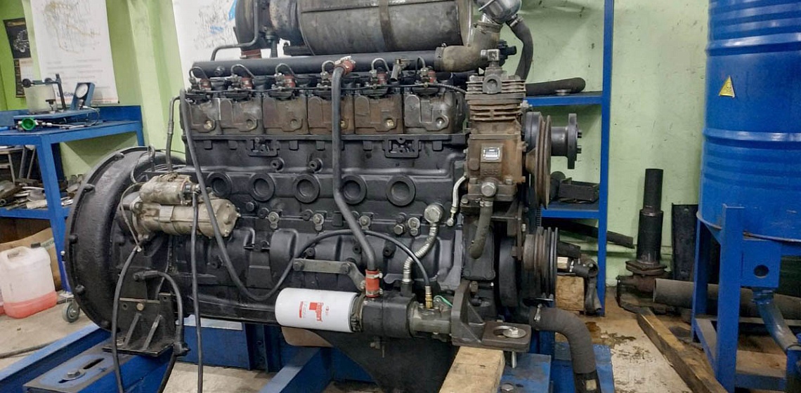 Обслуживание и ремонт двигателя в сервисном центре "Долина"