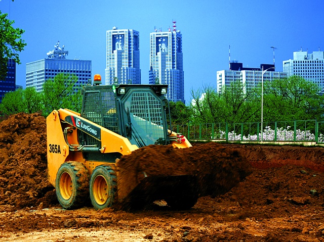 Мини-погрузчик LiuGong CLG 365A Мини-погрузчик LiuGong CLG 365A