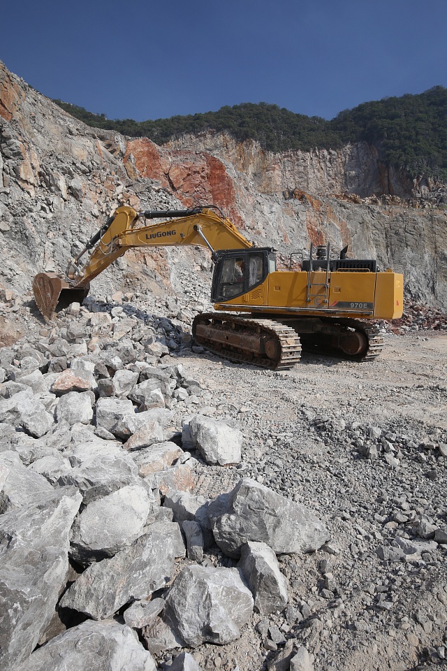 Экскаватор тяжелого класса Liugong CLG 970E