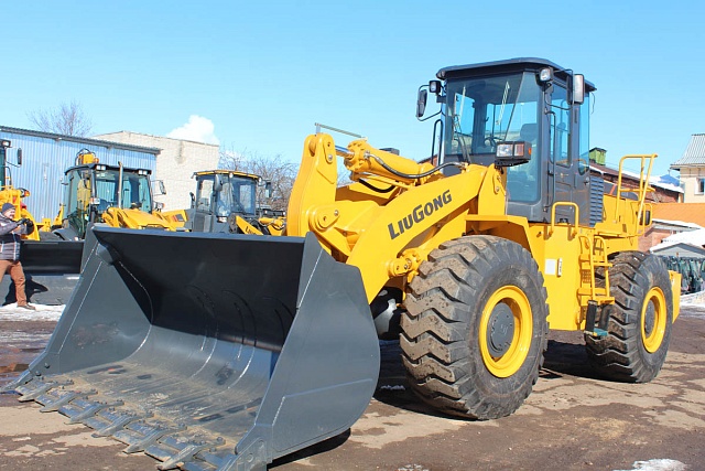 Китайский фронтальный погрузчик Liugong CLG 835H