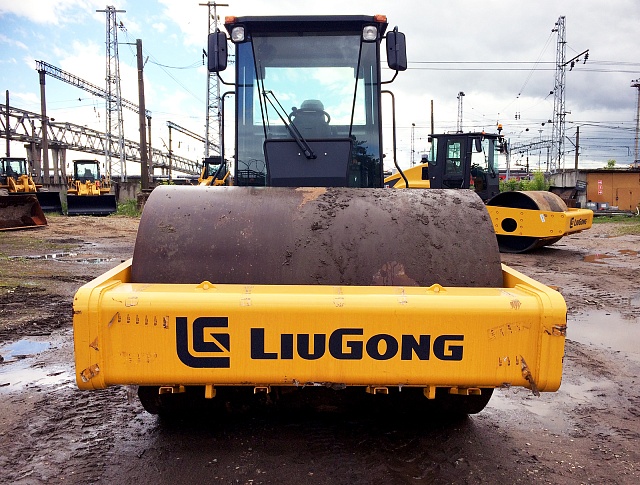 Каток Люгонг CLG 618