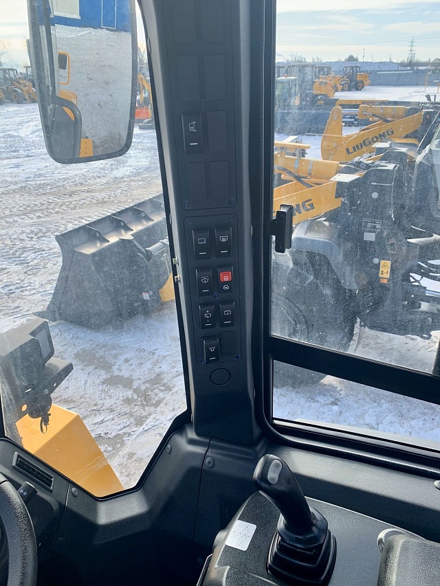 Фронтальный погрузчик LiuGong 835N