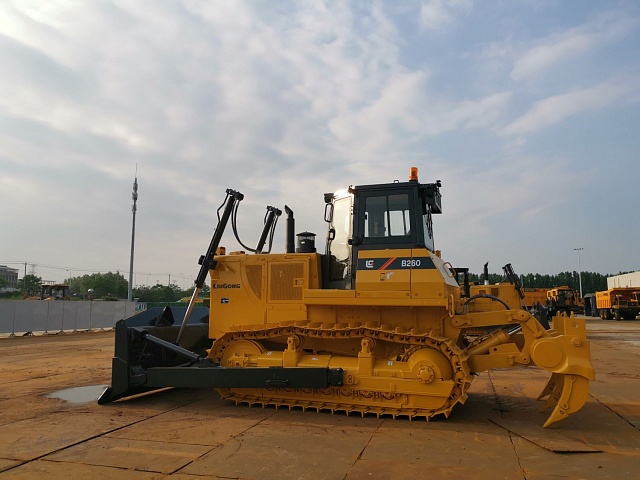 Гусеничный бульдозер LiuGong B260S