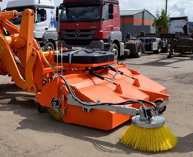 Щетки с передним бункером для фронтальных погрузчиков
