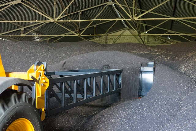 Буртовочный отвал на фронтальный погрузчик