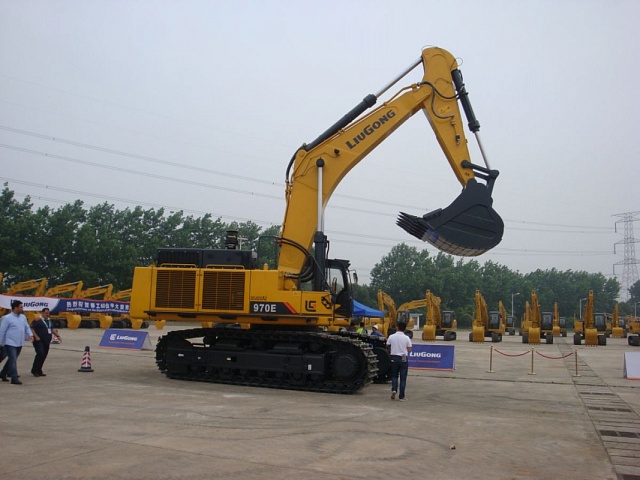 Тяжелый экскаватор Люгонг CLG 970E Тяжелый экскаватор Люгонг CLG 970E