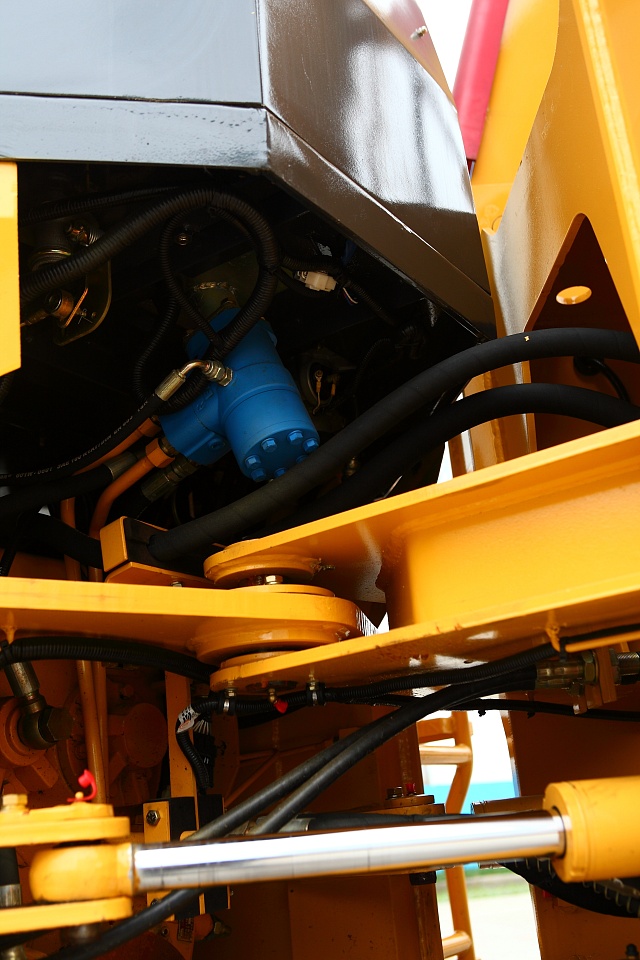 Элементы конструкции погрузчика Люгонг CLG 820C