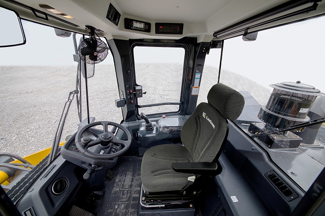 Современная кабина погрузчика Liugong CLG 835H