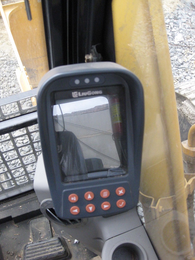 Пульт управления экскаватора Люгонг CLG 920E элементы конструкции