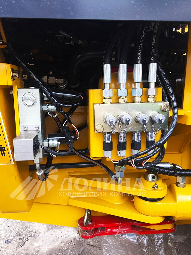 Элементы внутреннего устройства китайского грейдера LiuGong CLG 4215 (4 WD, 6WD) Элементы внутреннего устройства китайского грейдера LiuGong CLG 4215 (4 WD, 6WD)